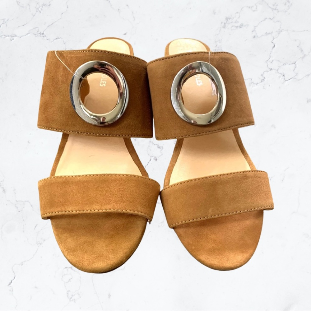 NWT HeavenlySoles Suede Mules